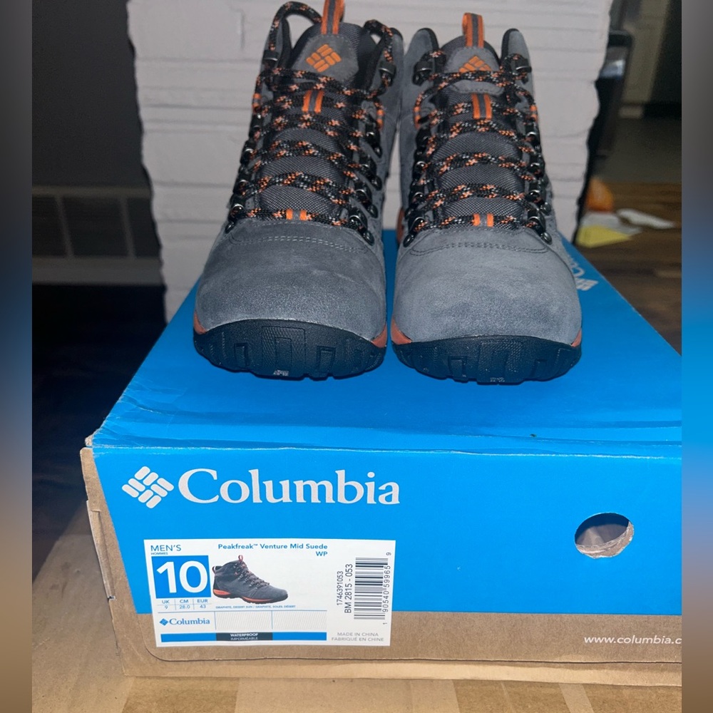 Hiking 🥾 Waterproof Boot MEN SIZE 10 Columbia